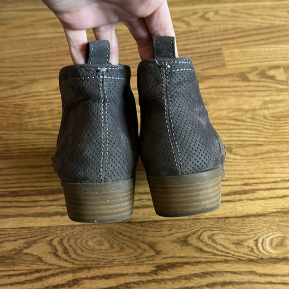 Universal Thread Dylan booties - Picture 4 of 7